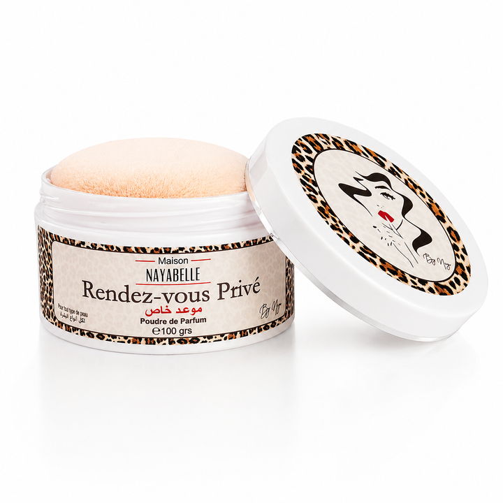 Boîte ouverte de Poudre Parfumée Scintillante Nayabelle Rendez-vous Privé 100g, avec houppette douce. Poudre corps sans talc, formulée à l&